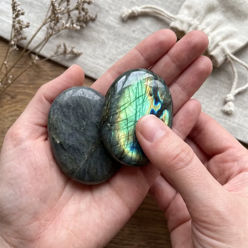 Labradorite Palm Stone — Aurora Veil